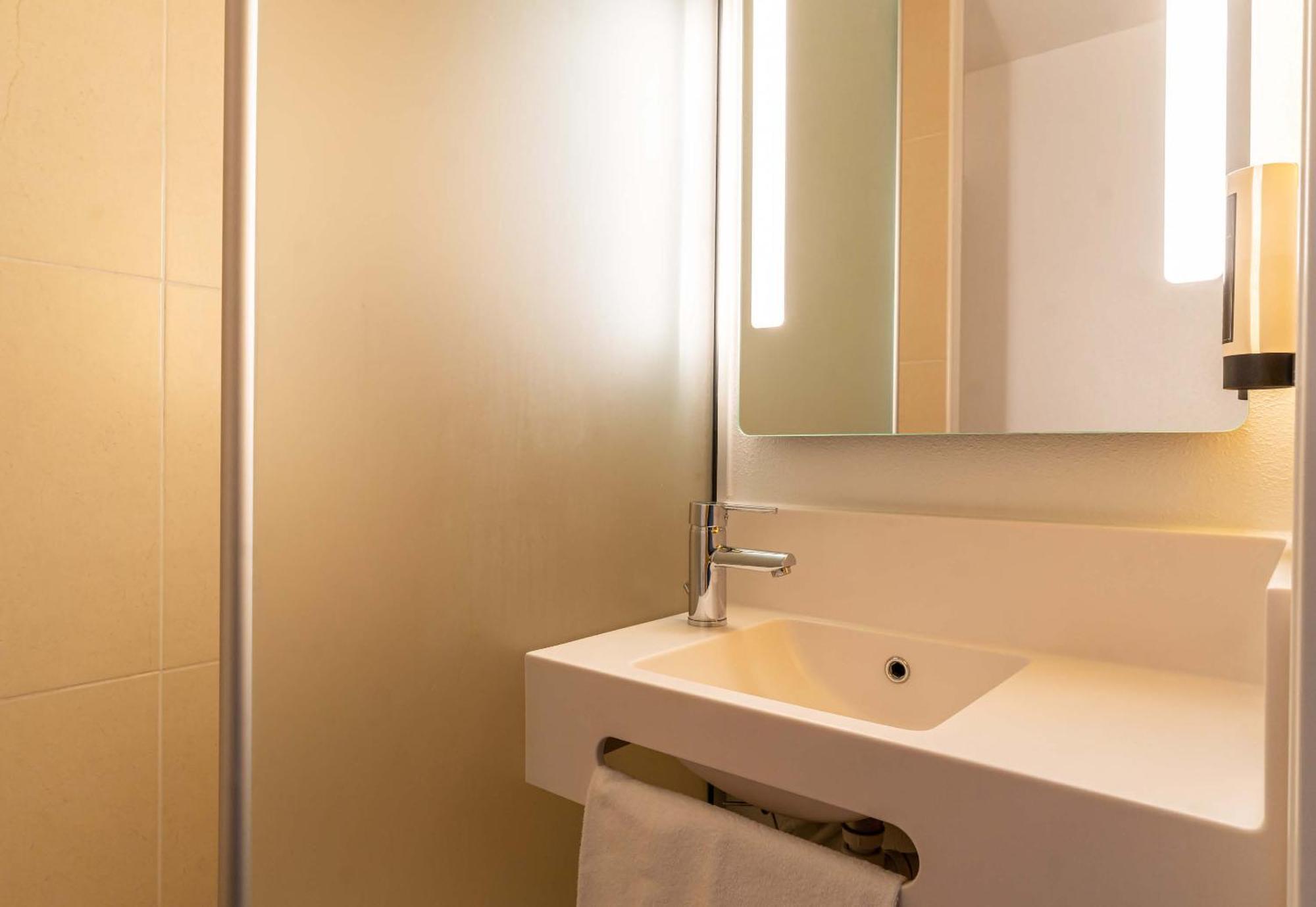 B&B Hotel Aix-En-Provence Le Tholonet Εξωτερικό φωτογραφία